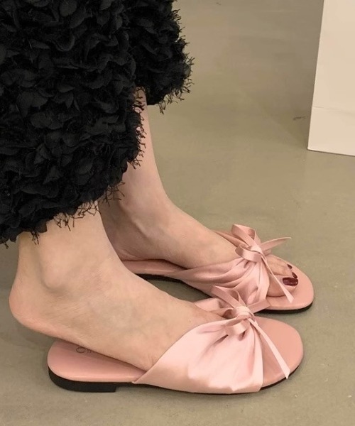 mebole(メボレ)の「ribbon オープントゥフラットサンダル(サンダル・レディース・ピンク/ブラック/アイボリー・SMALL/MEDIUM/LARGE)」の21枚目の写真