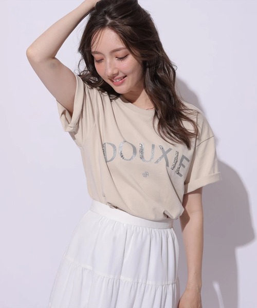 新品タグ付 Apuweiser-riche ビジュー付ロゴTシャツ Apuweiser-riche（アプワイザーリッシェ）の「グリッタービジューロゴ