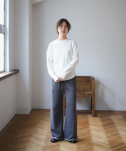 B:MING by BEAMS（ビーミングバイビームス）の「SIMPLE YET オリジナル コットン ロング スリーブ（Tシャツ/カットソー・レディース・オフホワイト/ブラック・ONE SIZE）」の3枚目の写真