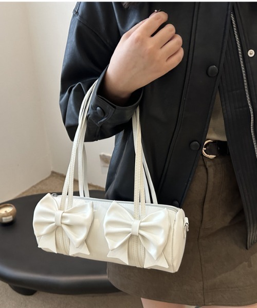 Mejoul(メジュール)の「ダブルリボンミニ ショルダー ボストンバッグ(ボストンバッグ・レディース・シルバー/ホワイト/ブラック/ベージュ・F)」の13枚目の写真