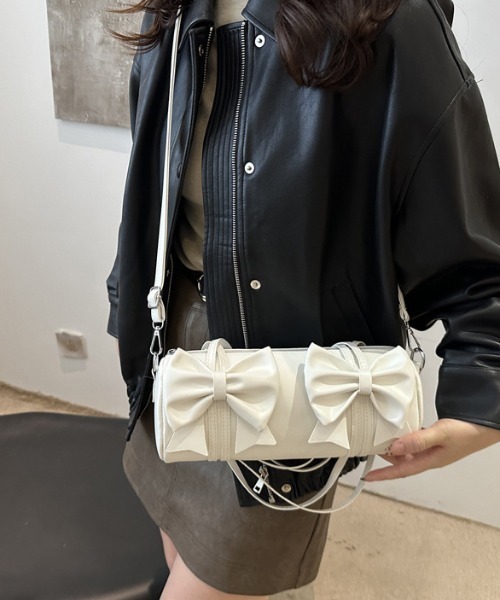 Mejoul(メジュール)の「ダブルリボンミニ ショルダー ボストンバッグ(ボストンバッグ・レディース・シルバー/ホワイト/ブラック/ベージュ・F)」の14枚目の写真