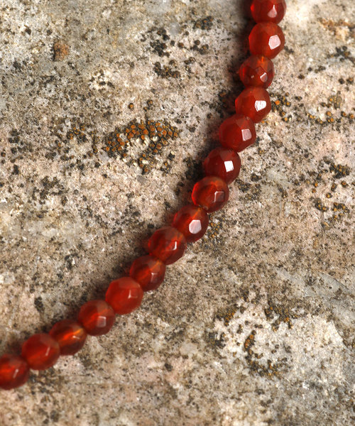 Magine（マージン）の「Magine×idealismsound SILVER & STONE BEADS NECKLACE：シルバー＆ストーン ビーズネックレス（ネックレス・メンズ・レッド/ブラック・FREE）」の3枚目の写真