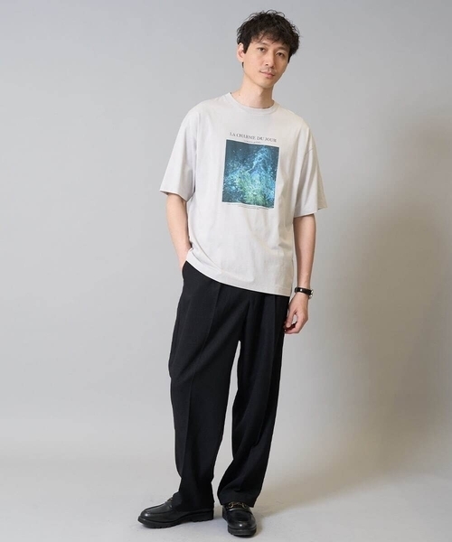 a.v.v(アーヴェヴェ)の「【接触冷感】フォトグラファーコラボワイドシルエットカットソー HIDEYUKI SUTO(Tシャツ/カットソー・メンズ・ライトグレー/ブラック・50/48/46)」の7枚目の写真