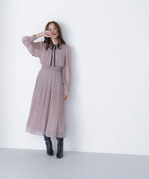 NATURAL BEAUTY BASIC(ナチュラルビューティーベーシック)の「◇ベロアリボンプリーツワンピース(ワンピース・レディース・ダークブラウン/ベージュ・P/S/MEDIUM)」の6枚目の写真