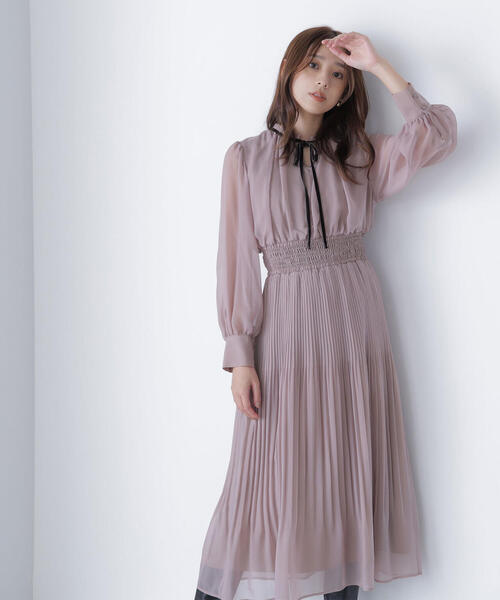 NATURAL BEAUTY BASIC(ナチュラルビューティーベーシック)の「◇ベロアリボンプリーツワンピース(ワンピース・レディース・ダークブラウン/ベージュ・P/S/MEDIUM)」の9枚目の写真
