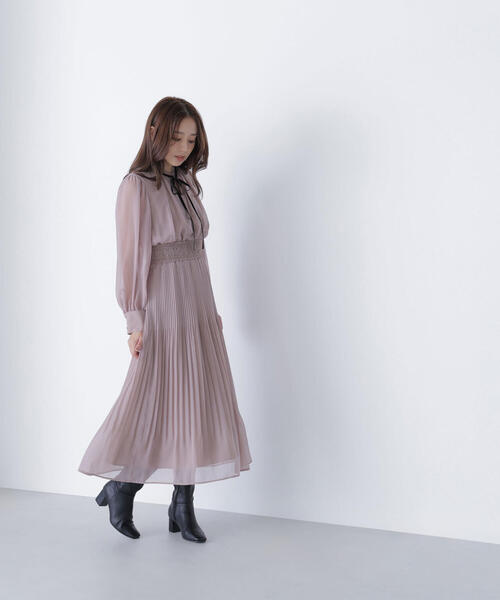 NATURAL BEAUTY BASIC(ナチュラルビューティーベーシック)の「◇ベロアリボンプリーツワンピース(ワンピース・レディース・ダークブラウン/ベージュ・P/S/MEDIUM)」の10枚目の写真