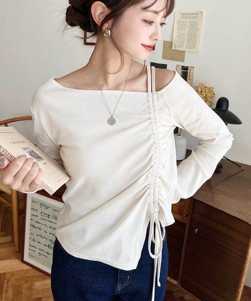 moment+(モーメントプラス)の「ワンショルドロストリボン長袖リブカットソートップス(Tシャツ/カットソー・レディース・アイボリー/チャコールグレー/ブラック/ネイビー・M/L)」の8枚目の写真