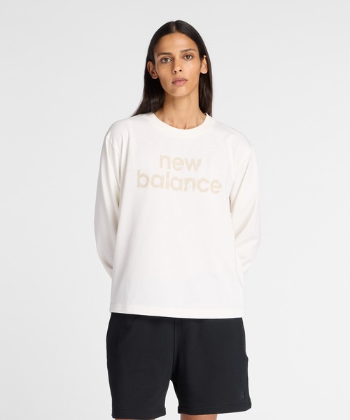 NEW BALANCE（ニューバランス）の「リラックスロングスリーブTシャツ（Tシャツ/カットソー・レディース・オフホワイト/ベビーピンク/ダークグレー・SMALL/MEDIUM/LARGE/X-LARGE）」の2枚目の写真