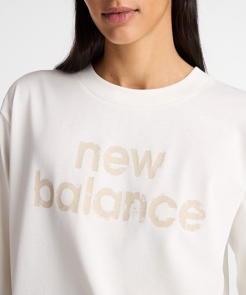 NEW BALANCE（ニューバランス）の「リラックスロングスリーブTシャツ（Tシャツ/カットソー・レディース・オフホワイト/ベビーピンク/ダークグレー・SMALL/MEDIUM/LARGE/X-LARGE）」の7枚目の写真