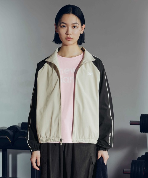 NEW BALANCE（ニューバランス）の「リラックスロングスリーブTシャツ（Tシャツ/カットソー・レディース・オフホワイト/ベビーピンク/ダークグレー・SMALL/MEDIUM/LARGE/X-LARGE）」の4枚目の写真