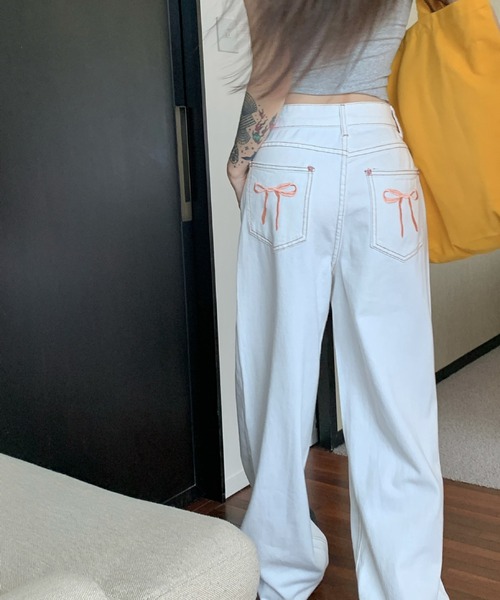 FREE STYLISTS(フリー スタイリスト)の「YUGA_YGMC Ribbon embroidery wide length denim pants(デニムパンツ・レディース・ホワイト・L/S/M)」の4枚目の写真