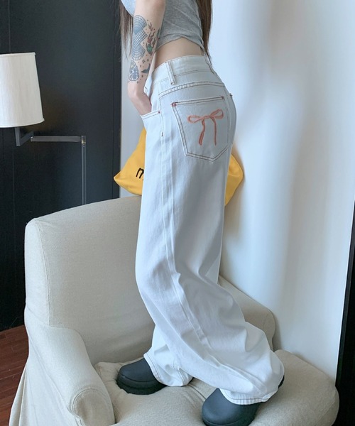 FREE STYLISTS(フリー スタイリスト)の「YUGA_YGMC Ribbon embroidery wide length denim pants(デニムパンツ・レディース・ホワイト・L/S/M)」の6枚目の写真