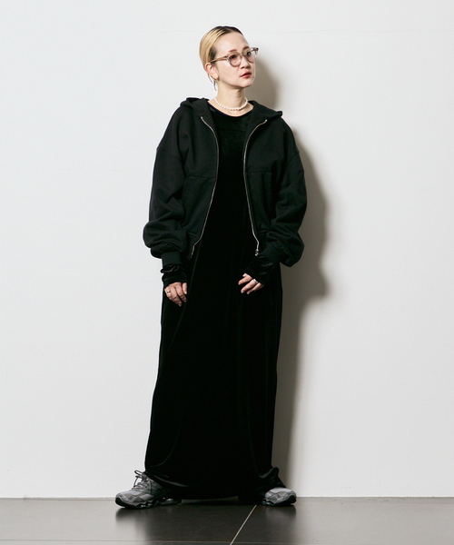 CITYSHOP(シティーショップ)の「VELVET U/N DRESS:ワンピース(ワンピース・レディース・ベージュ/ネイビー・38/36)」の4枚目の写真