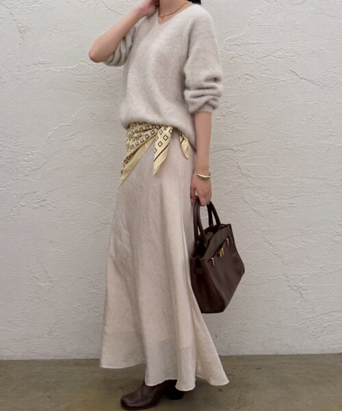 LOUNGEDRESS(ラウンジドレス)の「とろみフレアスカート(スカート・レディース・アイボリー/ブラック/ブラウン・SMALL/MEDIUM)」の5枚目の写真