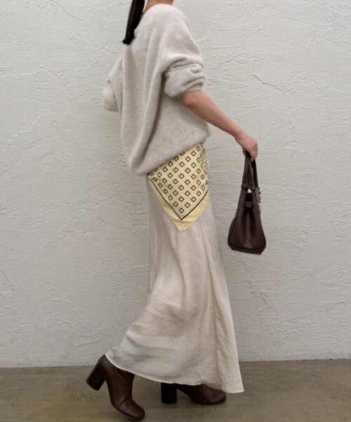 LOUNGEDRESS(ラウンジドレス)の「とろみフレアスカート(スカート・レディース・アイボリー/ブラック/ブラウン・SMALL/MEDIUM)」の7枚目の写真