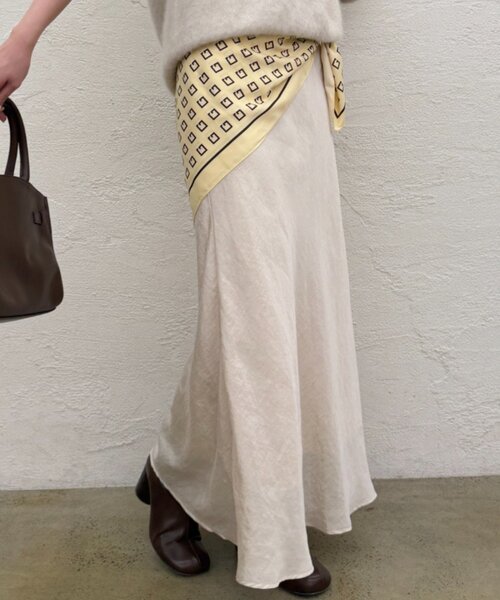 LOUNGEDRESS(ラウンジドレス)の「とろみフレアスカート(スカート・レディース・アイボリー/ブラック/ブラウン・SMALL/MEDIUM)」の9枚目の写真