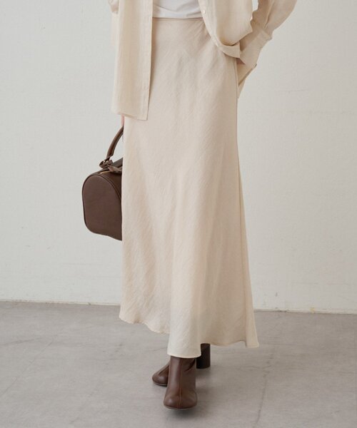 LOUNGEDRESS(ラウンジドレス)の「とろみフレアスカート(スカート・レディース・アイボリー/ブラック/ブラウン・SMALL/MEDIUM)」の19枚目の写真