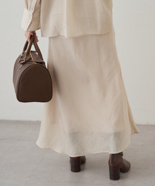 LOUNGEDRESS(ラウンジドレス)の「とろみフレアスカート(スカート・レディース・アイボリー/ブラック/ブラウン・SMALL/MEDIUM)」の22枚目の写真