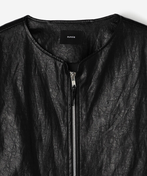 Bshop（ビショップ）の「eunoia | フェイクレザー ジャケット WOMEN（ノーカラージャケット・レディース・ブラック・ONE）」の4枚目の写真