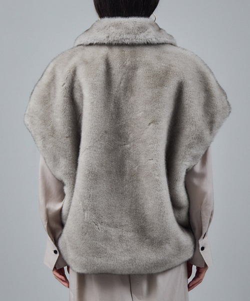 SALON adam et rope'(サロン アダム エ ロペ)の「【WEB限定】グラデーションファージレ(ベスト・レディース・グレー/キャメル・FREE)」の12枚目の写真