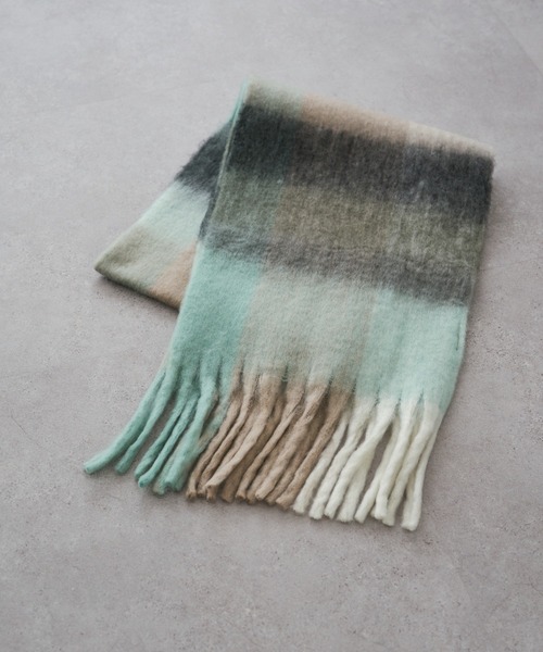 PUAL CE CIN（ピュアルセシン）の「起毛フェイクウールチェックマフラー（マフラー・レディース・ブラウン系/グリーン系・FREE）」の3枚目の写真