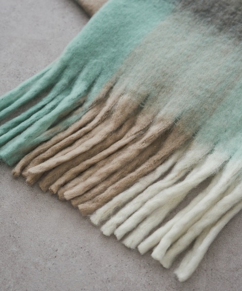 PUAL CE CIN（ピュアルセシン）の「起毛フェイクウールチェックマフラー（マフラー・レディース・ブラウン系/グリーン系・FREE）」の4枚目の写真