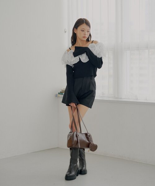 Chico(チコ)の「BIGフリルドッキングオフショルニット(ニット/セーター・レディース・ブルー/アイボリー/ブラック/グレー・FREE)」の21枚目の写真