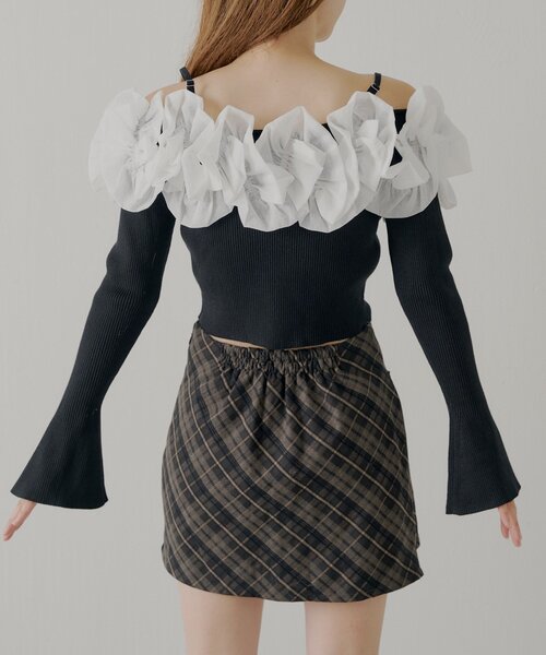 Chico(チコ)の「BIGフリルドッキングオフショルニット(ニット/セーター・レディース・ブルー/アイボリー/ブラック/グレー・FREE)」の12枚目の写真