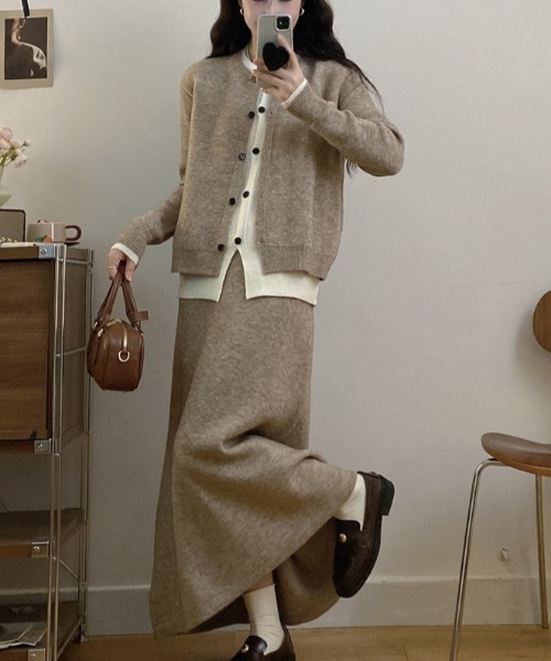 Aelina(エリナ)の「フェイクレイヤードニットトップス+スカートセットアップ(セットアップ・レディース・グレー/モカ・F)」の5枚目の写真