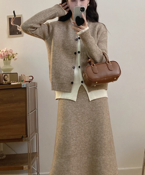 Aelina(エリナ)の「フェイクレイヤードニットトップス+スカートセットアップ(セットアップ・レディース・グレー/モカ・F)」の7枚目の写真