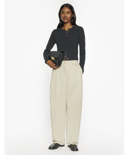 Maison Kitsune（メゾンキツネ）の「DOUBLE PLEATED PANTS（その他パンツ・レディース・ベージュ・36/34/44/38/40/42）」の3枚目の写真