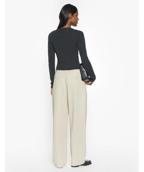 Maison Kitsune（メゾンキツネ）の「DOUBLE PLEATED PANTS（その他パンツ・レディース・ベージュ・36/34/44/38/40/42）」の4枚目の写真