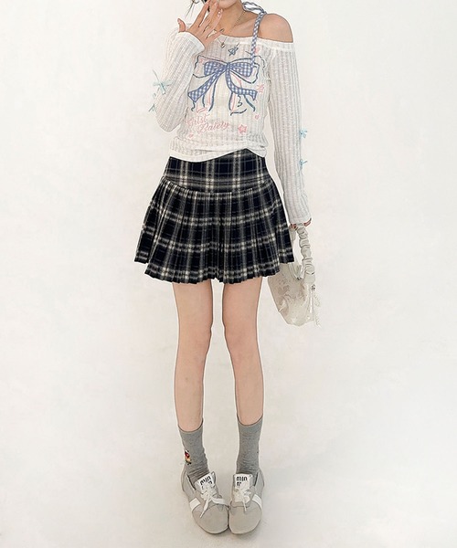 HOOK(フック)の「HOOK for girls チェック柄 プリーツ ミニスカート(スカート・レディース・ブラック/レッド/ネイビー・MEDIUM/SMALL/LARGE)」の4枚目の写真