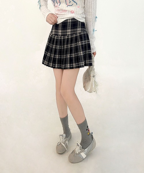 HOOK(フック)の「HOOK for girls チェック柄 プリーツ ミニスカート(スカート・レディース・ブラック/レッド/ネイビー・MEDIUM/SMALL/LARGE)」の6枚目の写真