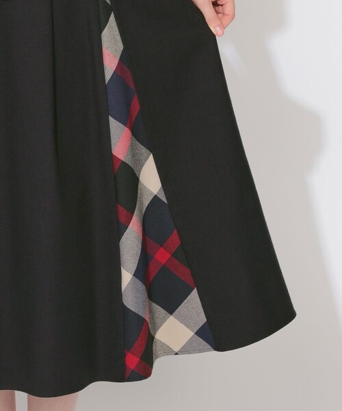 CB CRESTBRIDGE（シービークレストブリッジ）の「パーシャルチェックスカート（スカート・レディース・ブラック・M/S）」の8枚目の写真