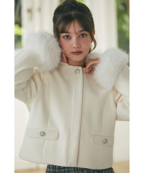 取り外し可能なファー付きビジュー装飾ショートコート（ダッフルコート