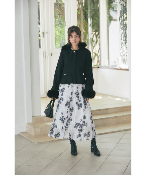 tocco closet(トッコ クローゼット)の「取り外し可能なファー付きビジュー装飾ショートコート(ダッフルコート・レディース・ブラック/アイボリー/ベージュ/ピンク・M)」の17枚目の写真