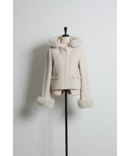 【新品未使用】tocco 取り外し可能なファー付きビジュー装飾ショートコート 取り外し可能なファー付きビジュー装飾ショートコート