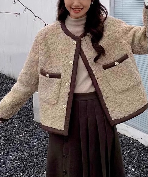 MAISON DE THERESE(メゾン ド テレーズ)の「ノーカラー ボアブルゾン(ブルゾン・レディース・アイボリー/ブラウン・S/M/L)」の4枚目の写真
