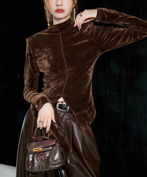 AsheKsha（アシクシャ）の「【新作】レトロベルベットタートルネックトップス（Tシャツ/カットソー・レディース・モカ/ブラック・M）」の4枚目の写真