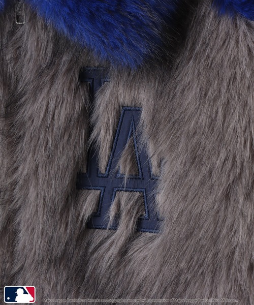 MLB(メジャーリーグベースボール)の「atmos pink MLB Faux Far Blouson / アトモス ピンク MLB フォー ファー ブルゾン 【SP】(その他アウター・レディース・グレー/ベージュ/ネイビー・FREE)」の7枚目の写真