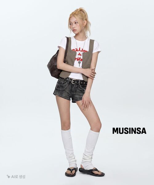 GILAARCHIVE(ギラアーカイブ)の「TATTOOED GRAPHIC DENIM SHORTS_GREY(その他パンツ・レディース・グレー・SMALL/MEDIUM)」の15枚目の写真
