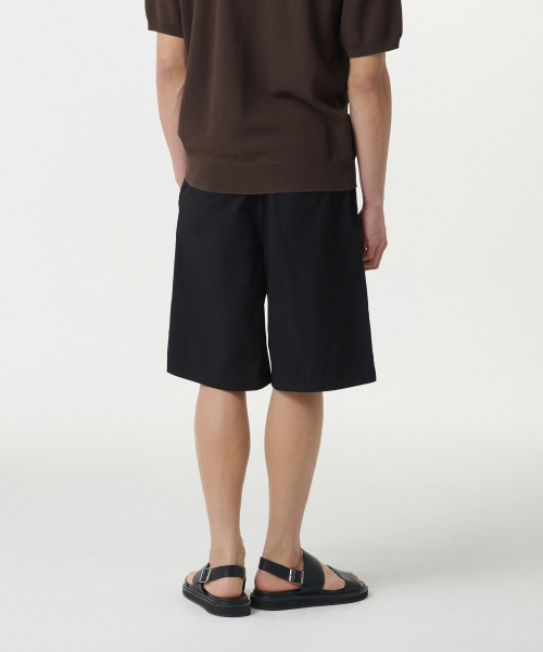 MUSINSA STANDARD（ムシンサスタンダード）の「コットンワンタックワイドバンディングショーツ[ブラック]（その他パンツ・メンズ・その他・34/32/30/26/28/38/36）」の3枚目の写真