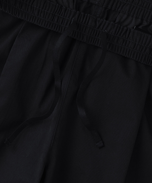 MUSINSA STANDARD（ムシンサスタンダード）の「コットンワンタックワイドバンディングショーツ[ブラック]（その他パンツ・メンズ・その他・34/32/30/26/28/38/36）」の4枚目の写真