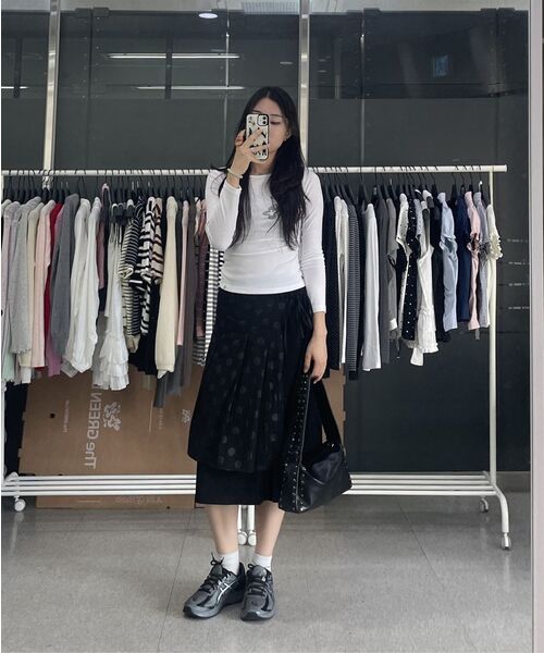 THE GREEN LAB（ザグリーンラボ）の「フラワーシャーリングロングスリーブ長袖Tシャツ[ブラック]（Tシャツ/カットソー・レディース・その他・FREE）」の18枚目の写真