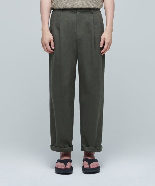 MUSINSA STANDARD(ムシンサスタンダード)の「コットンリネンツータックワイドパンツ【カーキ】(その他パンツ・メンズ・その他・38/36/34/28/29/32/30/31/33/26/27)」の3枚目の写真