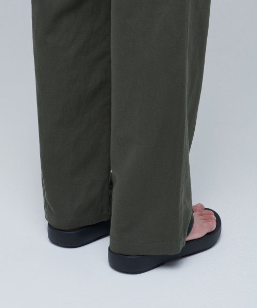 MUSINSA STANDARD(ムシンサスタンダード)の「コットンリネンツータックワイドパンツ【カーキ】(その他パンツ・メンズ・その他・38/36/34/28/29/32/30/31/33/26/27)」の8枚目の写真