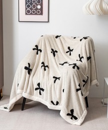 pyornim（ピョルニム）の「【100cm×150cm】モノトーン総柄フリースビッグブランケット リボン フラワー ハート ボア（ブランケット）」