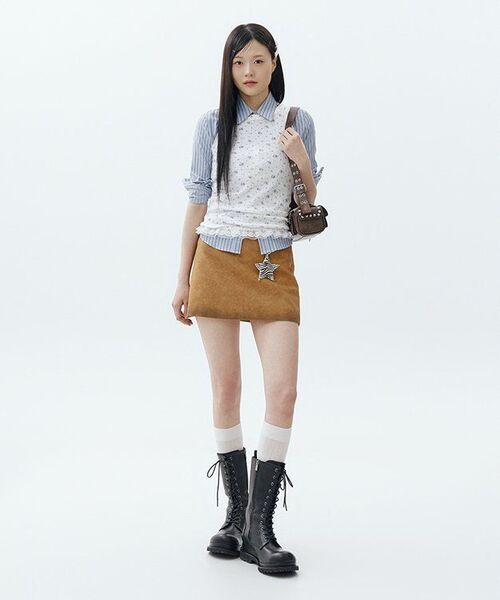 ROSEFRANTZ（ロゼフランツ）の「Multi Pocket Studded Shoulder Bag [Brown]（ショルダーバッグ・レディース・ブラウン・FREE）」の2枚目の写真