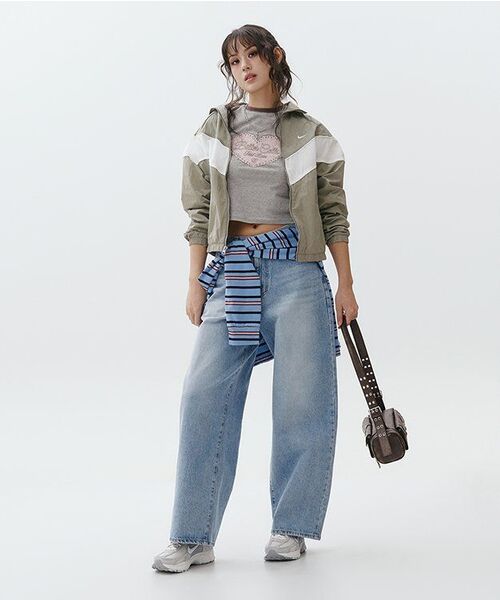 ROSEFRANTZ（ロゼフランツ）の「Multi Pocket Studded Shoulder Bag [Brown]（ショルダーバッグ・レディース・ブラウン・FREE）」の5枚目の写真